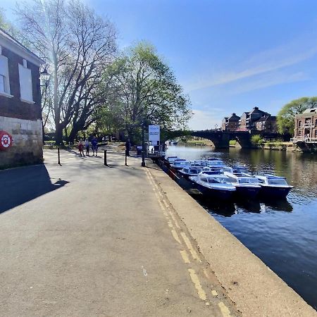 The Davey Tower, Medieval Riverside House York Exterior foto